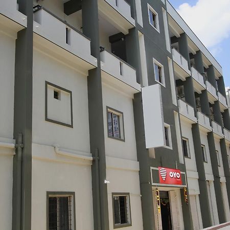 Oyo 9060 Sri Sai Guest Inn Bangalore Ngoại thất bức ảnh