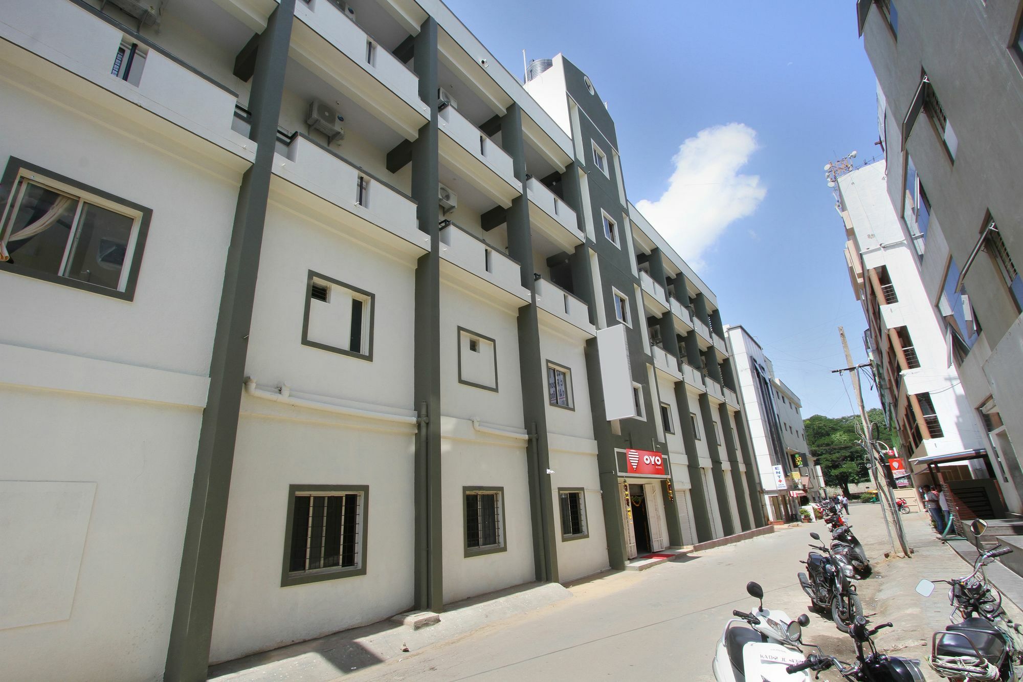 Oyo 9060 Sri Sai Guest Inn Bangalore Ngoại thất bức ảnh