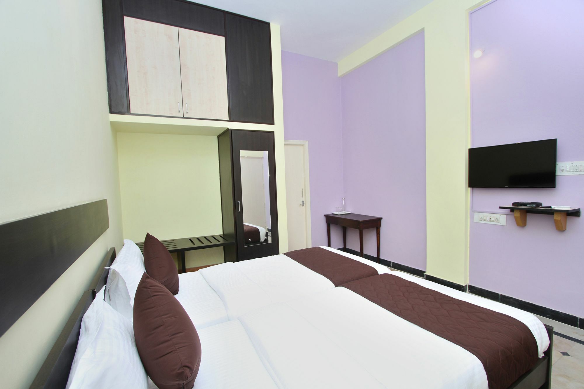 Oyo 9060 Sri Sai Guest Inn Bangalore Ngoại thất bức ảnh
