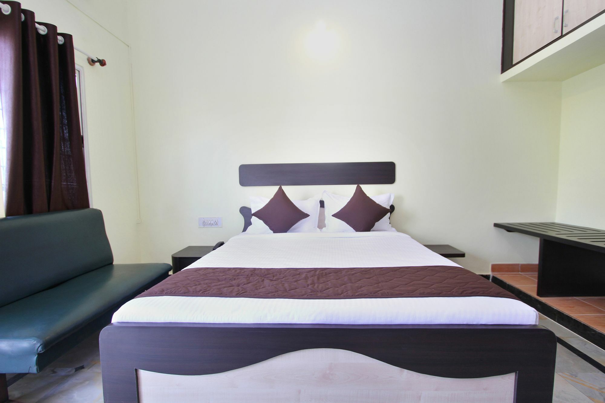 Oyo 9060 Sri Sai Guest Inn Bangalore Ngoại thất bức ảnh