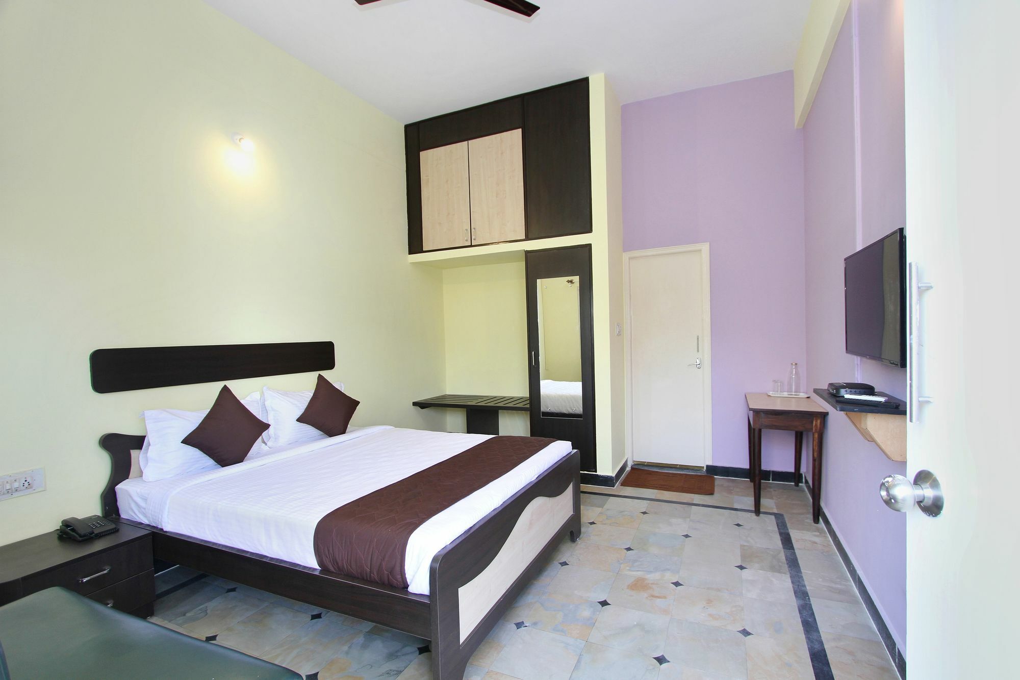Oyo 9060 Sri Sai Guest Inn Bangalore Ngoại thất bức ảnh